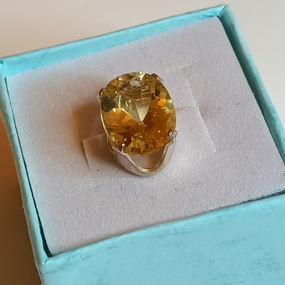 LARGE LEMON QUARTZ PENDANT
